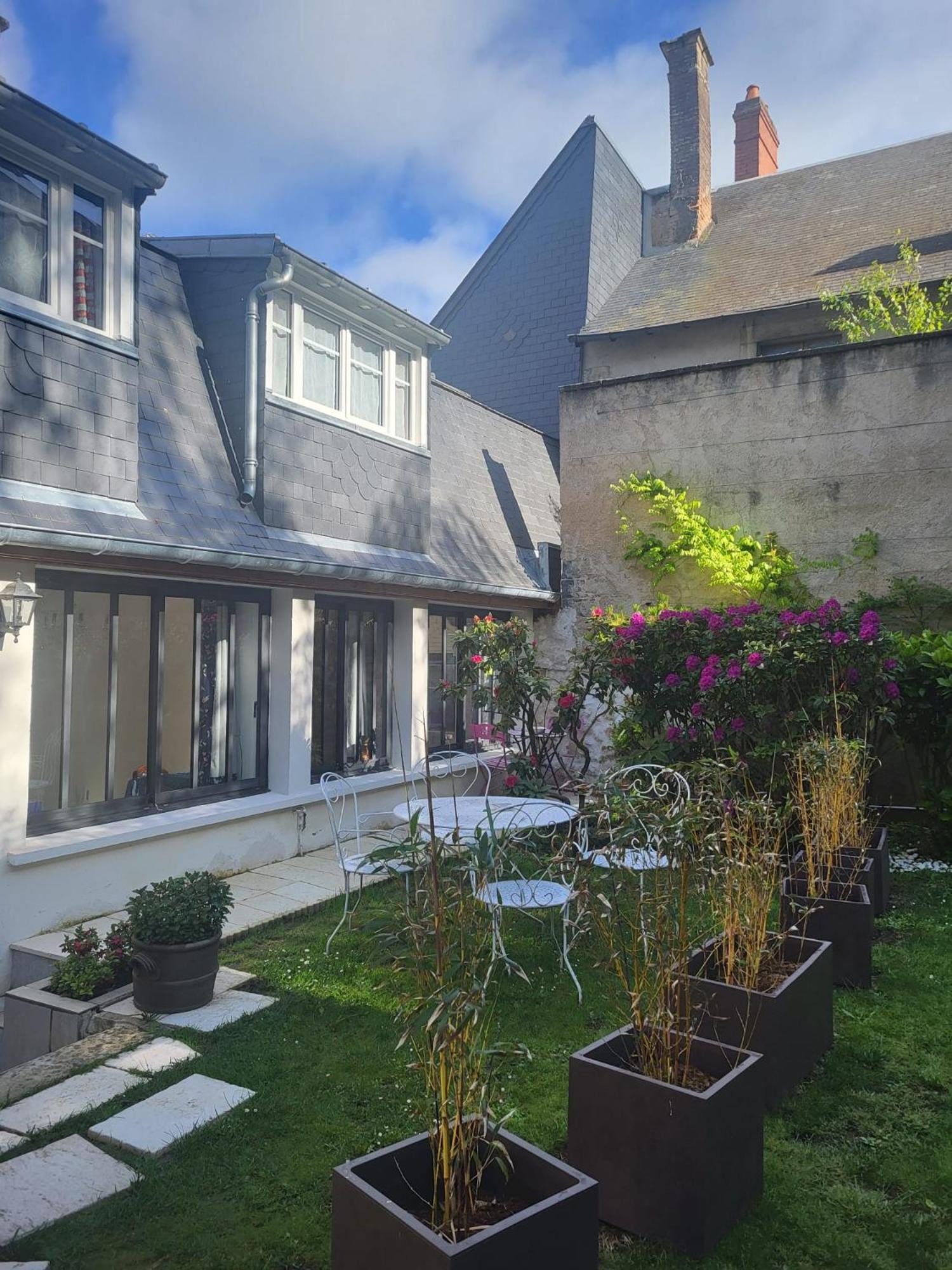 Au Puits De L'Abbaye Lägenhet Bourges Exteriör bild